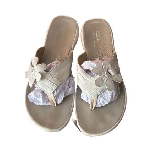 CLARKS BRINKLEY FLORA FLIP FLOP. - Picture 1 of 9